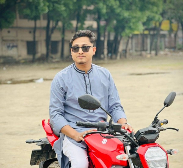 Nahid R Rahmqn, 25, redhill surrey england