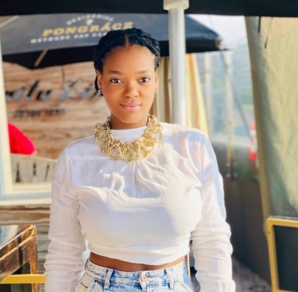 Meline, 23, texas ca