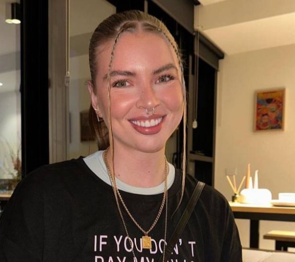 Luna, 24, Miami Florida