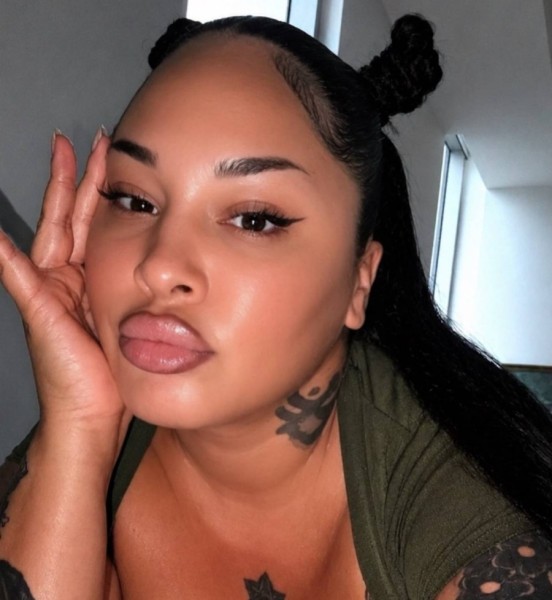 GIGI, 29, United Kingdom