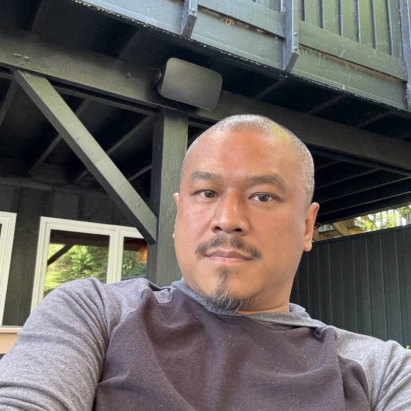 Seng, 47, Spain