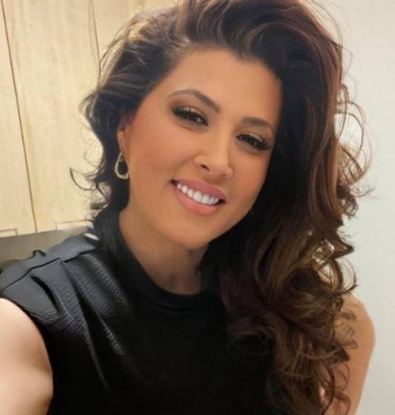 Inara, 45, Dhaka Bangladesh