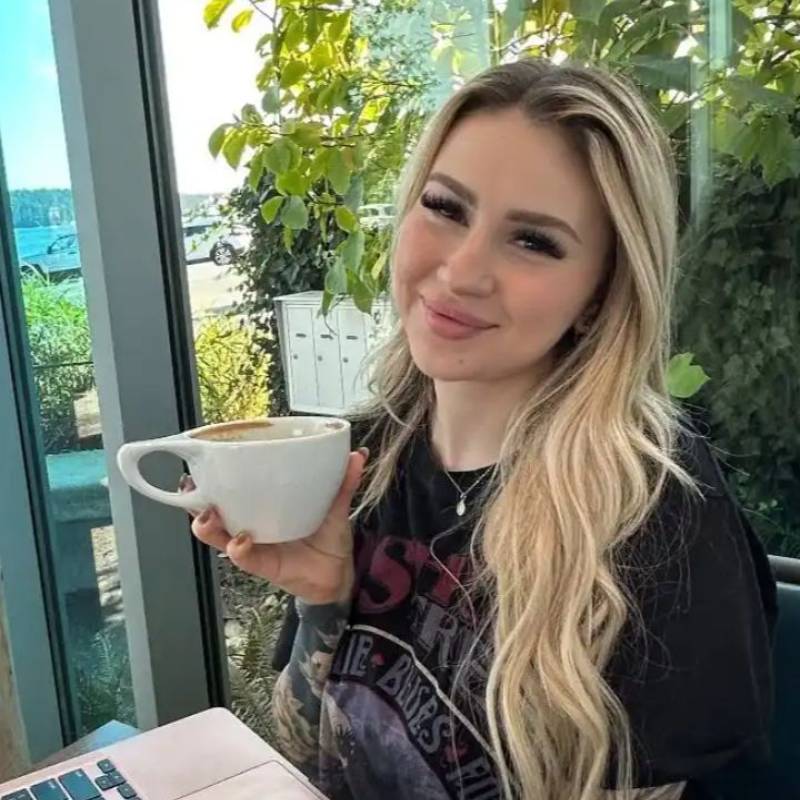 Alison Kate, 38