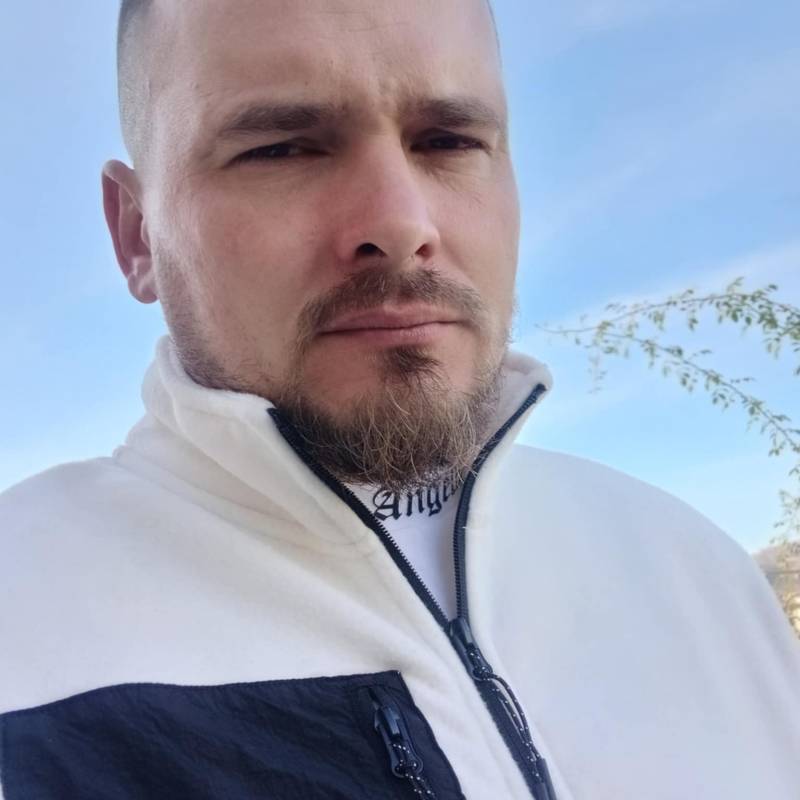 Alexandru, 37, Bellevue Washington state