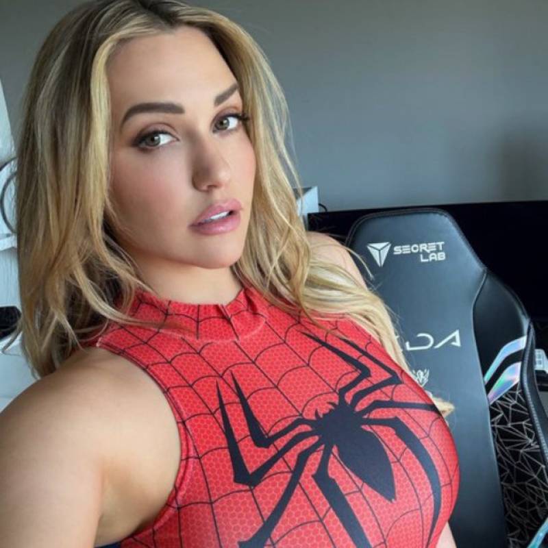 Whitney, 22, Gambia