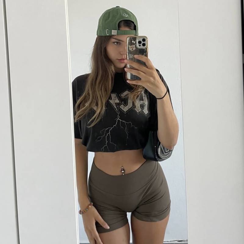 Sophia, 26, United kingdom