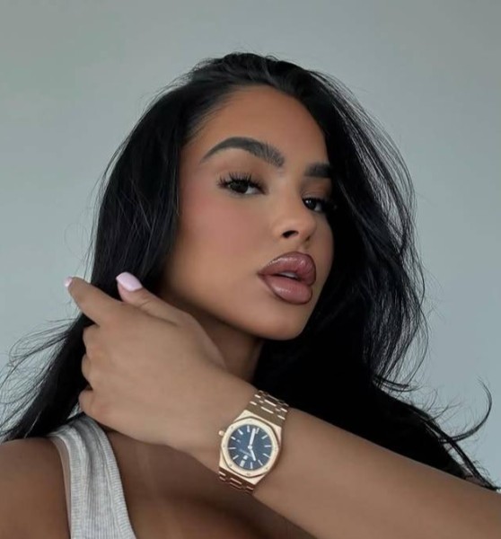 Amayalia, 36, nogha
