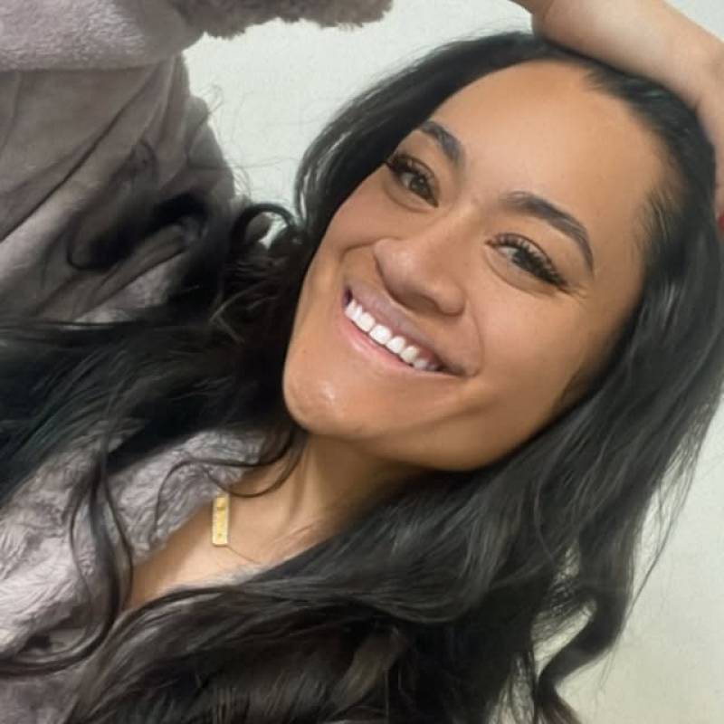Olivia, 41