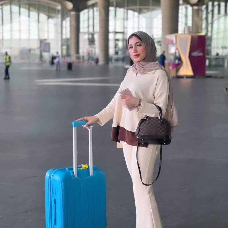 Amira, 32, Daulatkandi station