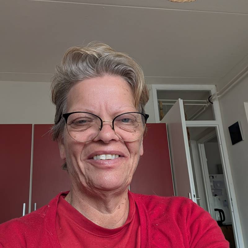 Petra, 63, Boumredes
