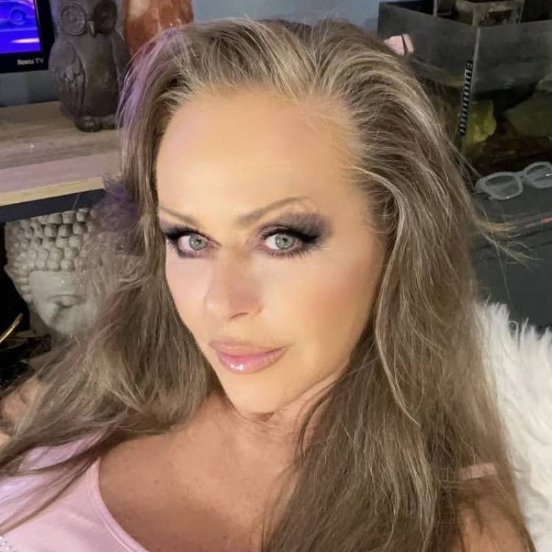 Serena, 44, Las Vegas Nevada