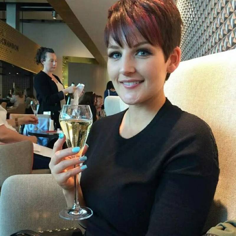 Hannah Brooks, 33, Savar dhaka
