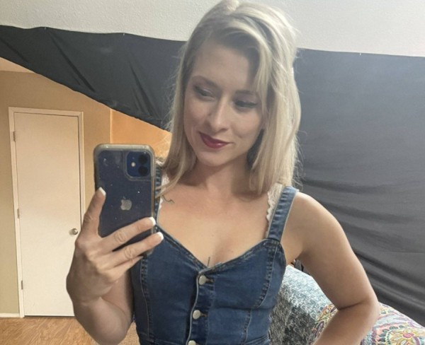 Roea, 34, DHAKA Bangladesh