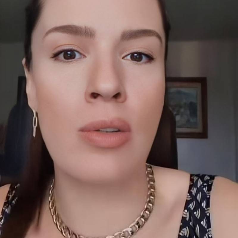 Muna, 33, lima Per