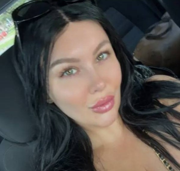 Meli Rowland, 36, Switzerland