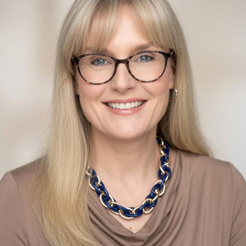 Danielle, 52, Canada