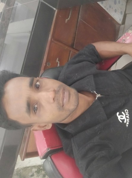 Nirob, 30, Bedford Pennsylvania