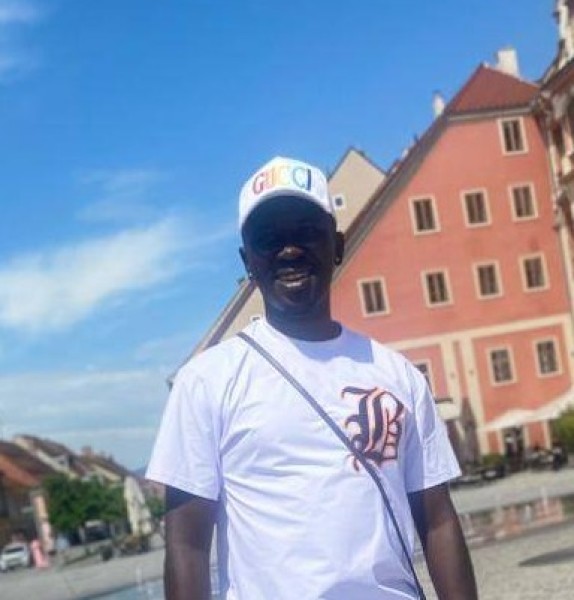 Kobe, 28, GERMANY