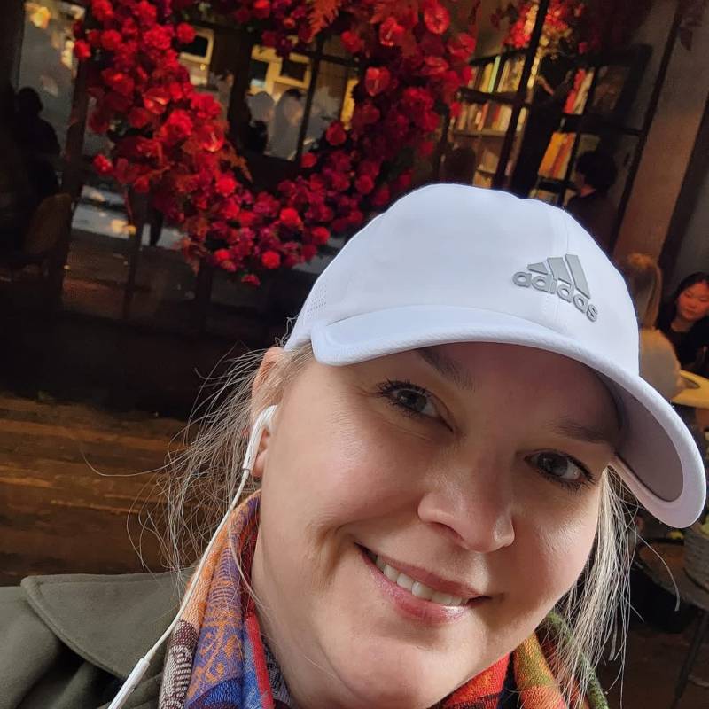 Ariana, 42, United States of America