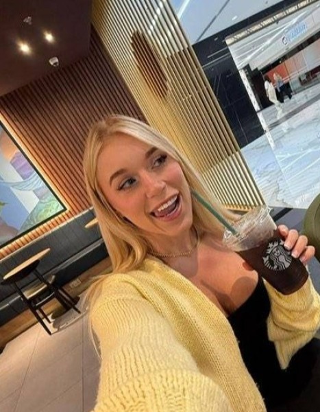 Elle Brooke, 45, Cairo