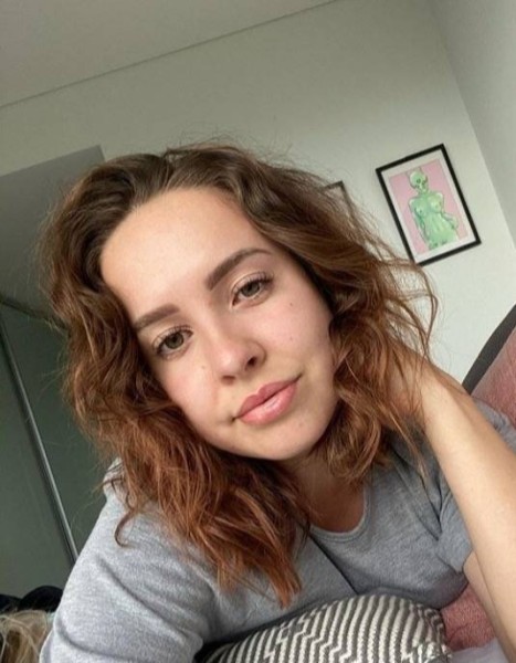 AmandA, 26, Current in pakistan