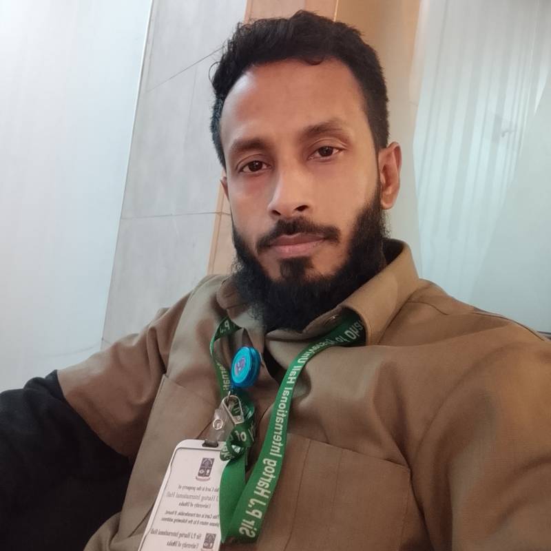 Aushikur, 36, DAKAR