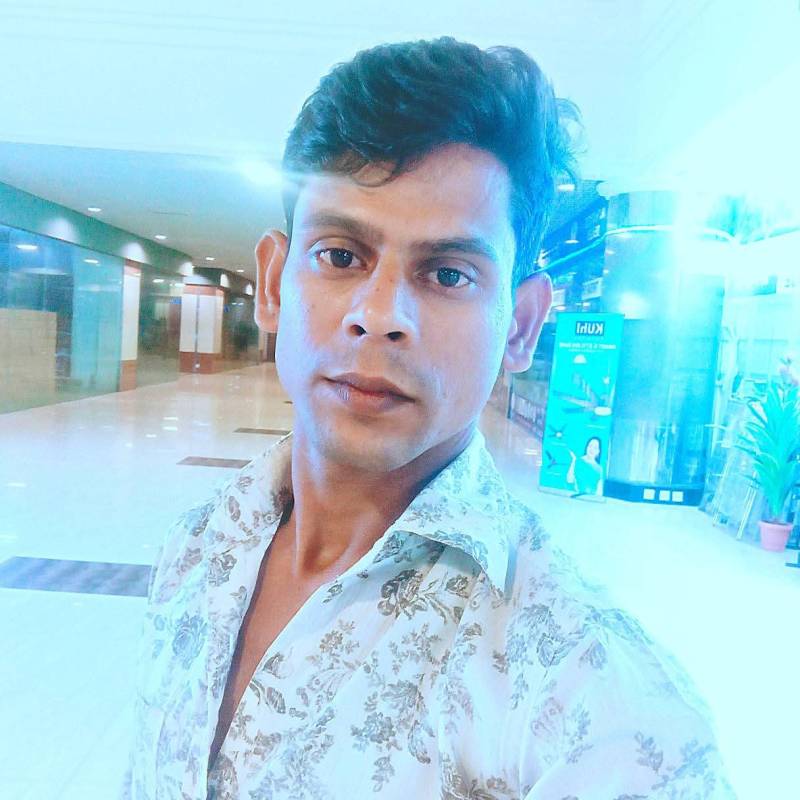 Shofik, 28, Exeter