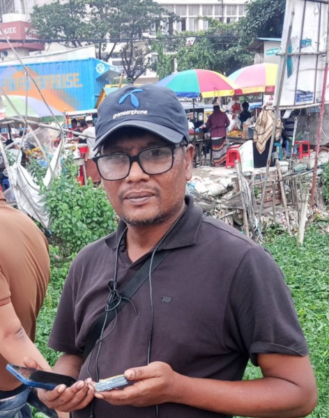 Kabir, 44, Florida