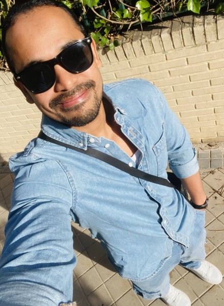 Yilmar67819 dating