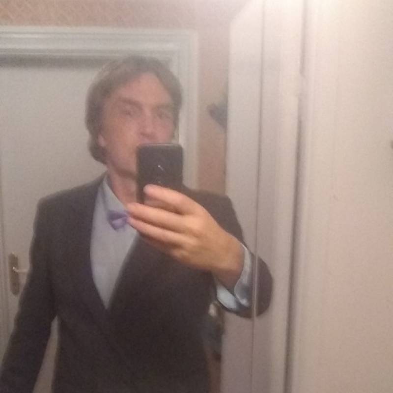 Johnn324 dating