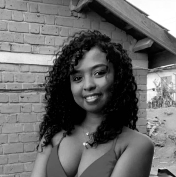 Essia90316 dating