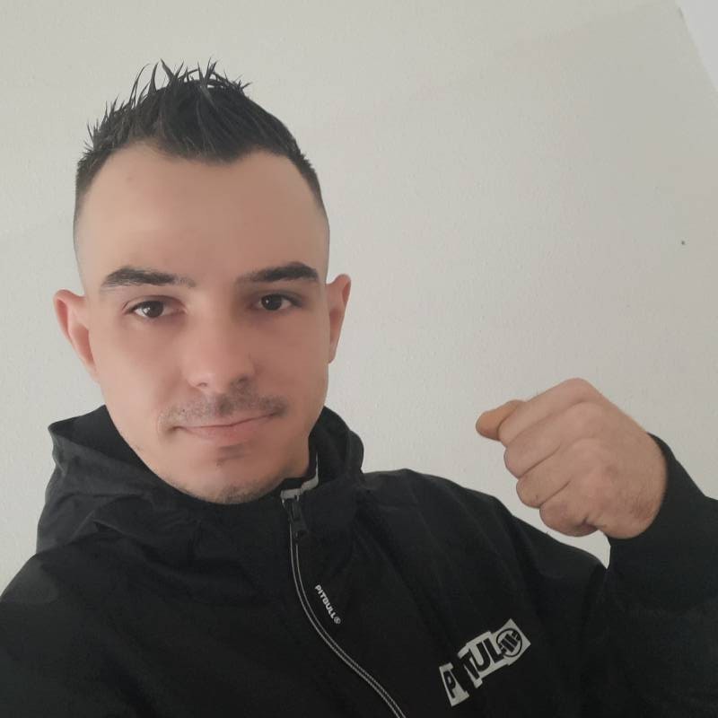 Kamil42365 dating
